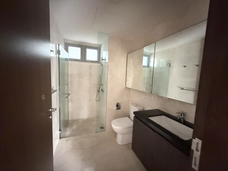 Three Balmoral, 3 Balmoral Road, 3 Bedrooms, 1,539 sqft, Condominium For Rent, by Stephanie Yong, 500144189 - Bathroom - PropertyGuru.com.sg