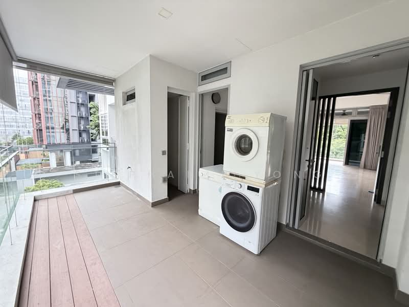 Three Balmoral, 3 Balmoral Road, 3 Bedrooms, 1,539 sqft, Condominium For Rent, by Stephanie Yong, 500144189 - Balcony - PropertyGuru.com.sg