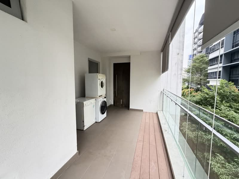 Three Balmoral, 3 Balmoral Road, 3 Bedrooms, 1,539 sqft, Condominium For Rent, by Stephanie Yong, 500144189 - Balcony - PropertyGuru.com.sg
