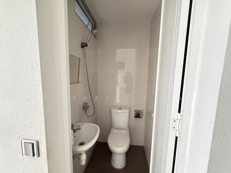 Three Balmoral, 3 Balmoral Road, 3 Bedrooms, 1,539 sqft, Condominium For Rent, by Stephanie Yong, 500144189 - Bathroom - PropertyGuru.com.sg