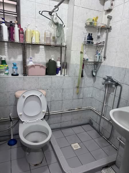 683D Woodlands Drive 62, 683D Woodlands Drive 62, 3 Bedrooms, 1,281 sqft, HDB Flat For Sale, by Rachel Shu, 500144195 - Bathroom - PropertyGuru.com.sg