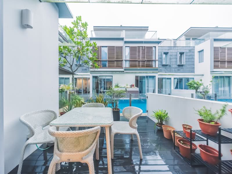 Greenwood Mews, 271 Greenwood Avenue, 5 Bedrooms, 3,175 sqft, Cluster House For Sale, by Chanel Ariel Chan, 500144206 - Balcony - PropertyGuru.com.sg