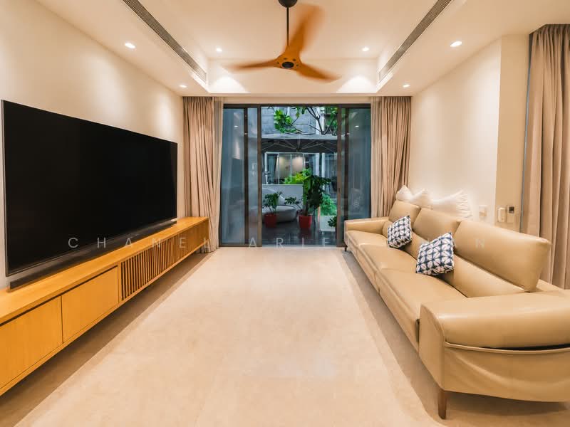 Greenwood Mews, 271 Greenwood Avenue, 5 Bedrooms, 3,175 sqft, Cluster House For Sale, by Chanel Ariel Chan, 500144206 - Living Room - PropertyGuru.com.sg