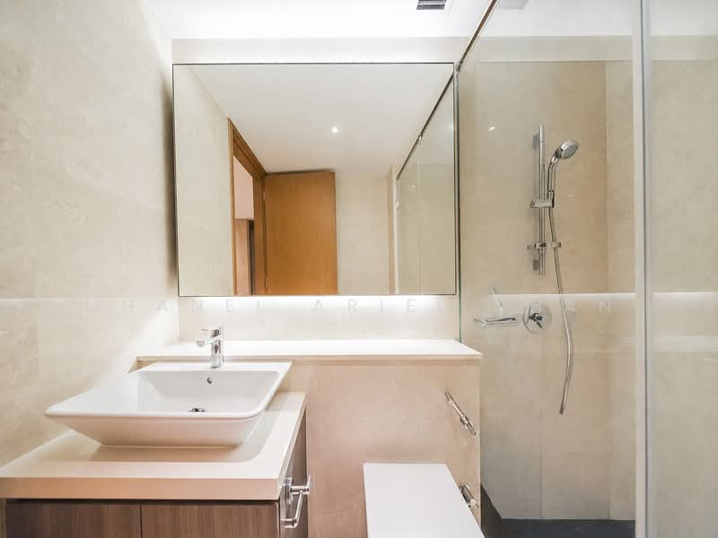 Greenwood Mews, 271 Greenwood Avenue, 5 Bedrooms, 3,175 sqft, Cluster House For Sale, by Chanel Ariel Chan, 500144206 - Bathroom - PropertyGuru.com.sg
