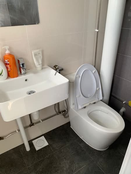 945 Jurong West Street 91, 945 Jurong West Street 91, Room Rental, 100 sqft, HDB Flat For Rent, by Lilian Lee, 500144208 - Bathroom - PropertyGuru.com.sg