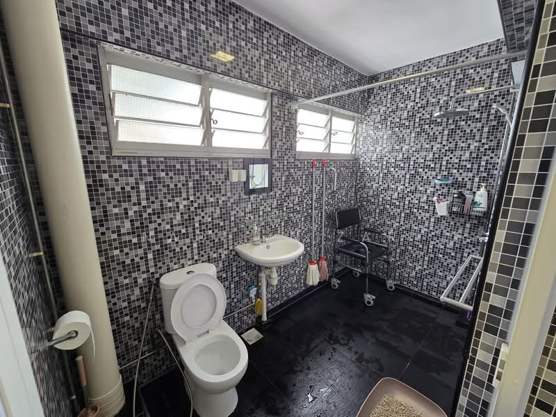 128 Marsiling Rise, 128 Marsiling Rise, 4 Bedrooms, 1,863 sqft, HDB Flat For Sale, by Naqib Nizar, 500144211 - Bathroom - PropertyGuru.com.sg