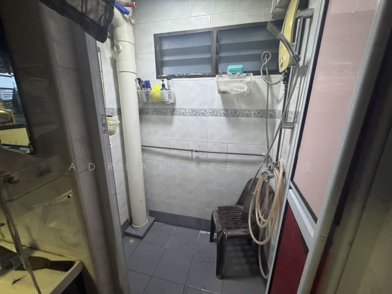186 Boon Lay Avenue, 186 Boon Lay Avenue, Room Rental, 150 sqft, HDB Flat For Rent, by Adrian Lee 李俊汶, 500144231 - Bathroom - PropertyGuru.com.sg