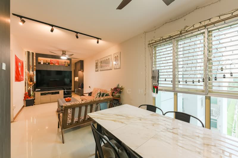 134 Edgedale Plains, 134 Edgedale Plains, 3 Bedrooms, 1,195 sqft, HDB Flat For Sale, by Lewis Chua, 500144233 - Living Room - PropertyGuru.com.sg