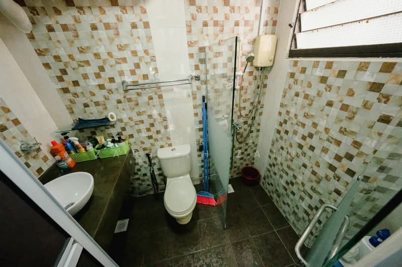 660 Choa Chu Kang Crescent, 660 Choa Chu Kang Crescent, 3 Bedrooms, 1,108 sqft, HDB Flat For Sale, by Zarifah Zain, 500144234 - Bathroom - PropertyGuru.com.sg