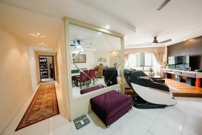 660 Choa Chu Kang Crescent, 660 Choa Chu Kang Crescent, 3 Bedrooms, 1,108 sqft, HDB Flat For Sale, by Zarifah Zain, 500144234 - Living Room - PropertyGuru.com.sg