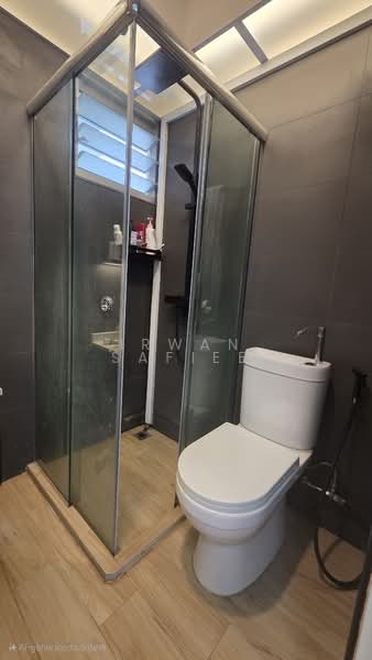 527B Costa Ris, 527B Pasir Ris Street 51, 2 Bedrooms, 732 sqft, HDB Flat For Sale, by IRWAN SAFIEE, 500144237 - Bathroom - PropertyGuru.com.sg