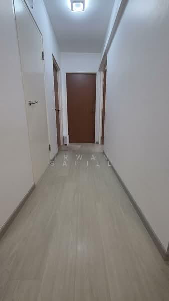 527B Costa Ris, 527B Pasir Ris Street 51, 2 Bedrooms, 732 sqft, HDB Flat For Sale, by IRWAN SAFIEE, 500144237 - Corridor - PropertyGuru.com.sg
