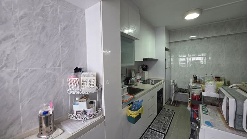 337 Jurong East Avenue 1, 337 Jurong East Avenue 1, 3 Bedrooms, 1,582 sqft, HDB Flat For Sale, by Lydia Hanim, 500144246 - Kitchen - PropertyGuru.com.sg