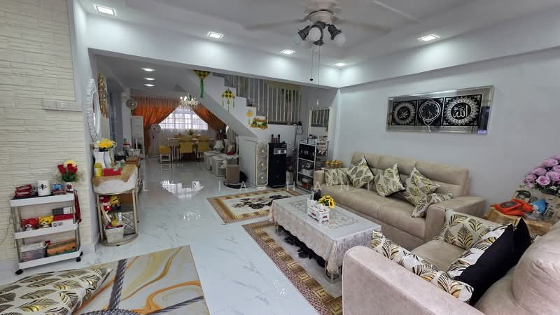 337 Jurong East Avenue 1, 337 Jurong East Avenue 1, 3 Bedrooms, 1,582 sqft, HDB Flat For Sale, by Lydia Hanim, 500144246 - Living Room - PropertyGuru.com.sg