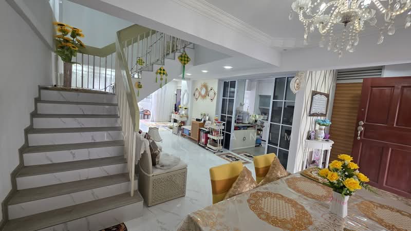 337 Jurong East Avenue 1, 337 Jurong East Avenue 1, 3 Bedrooms, 1,582 sqft, HDB Flat For Sale, by Lydia Hanim, 500144246 - Living Room - PropertyGuru.com.sg