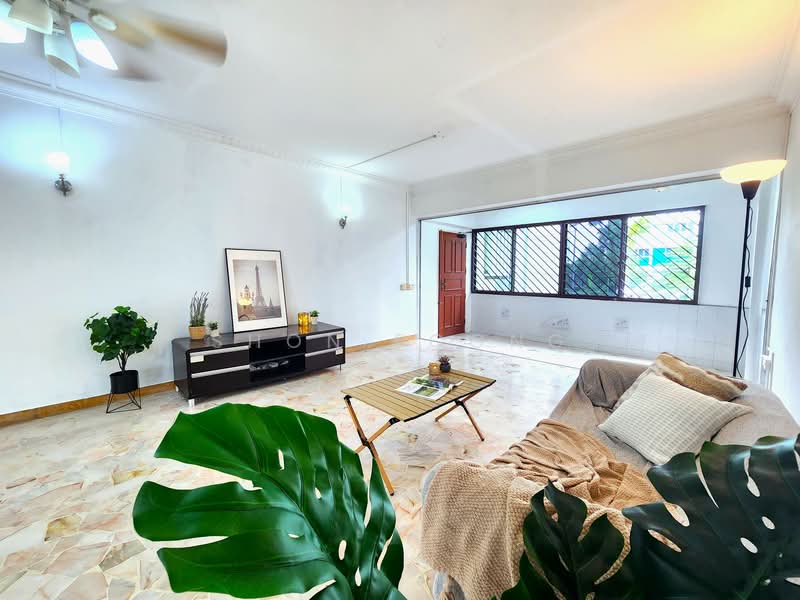 306 Hougang Avenue 5, 306 Hougang Avenue 5, 3 Bedrooms, 1,410 sqft, HDB Flat For Sale, by Shon Foong, 500144254 - Living Room - PropertyGuru.com.sg