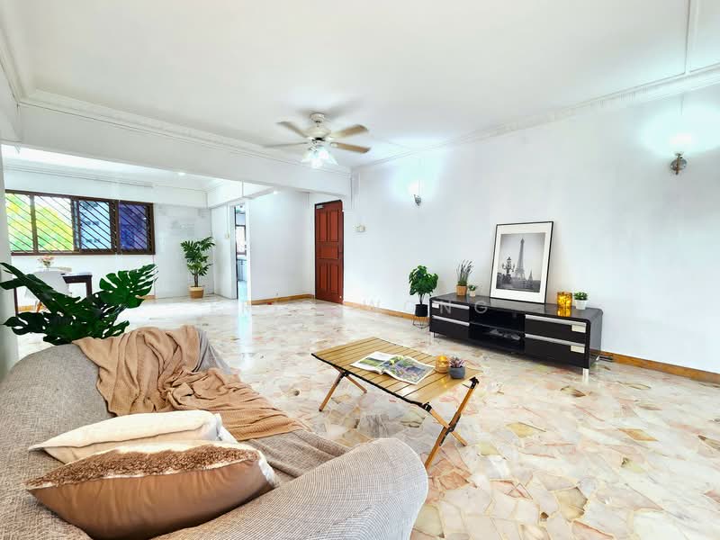 306 Hougang Avenue 5, 306 Hougang Avenue 5, 3 Bedrooms, 1,410 sqft, HDB Flat For Sale, by Eric Wong, 500144261 - Living Room - PropertyGuru.com.sg