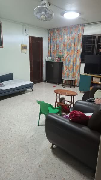 414 Ang Mo Kio Avenue 10, 414 Ang Mo Kio Avenue 10, Room Rental, 120 sqft, HDB Flat For Rent, by Sharon Ong, 500144266 - Living Room - PropertyGuru.com.sg
