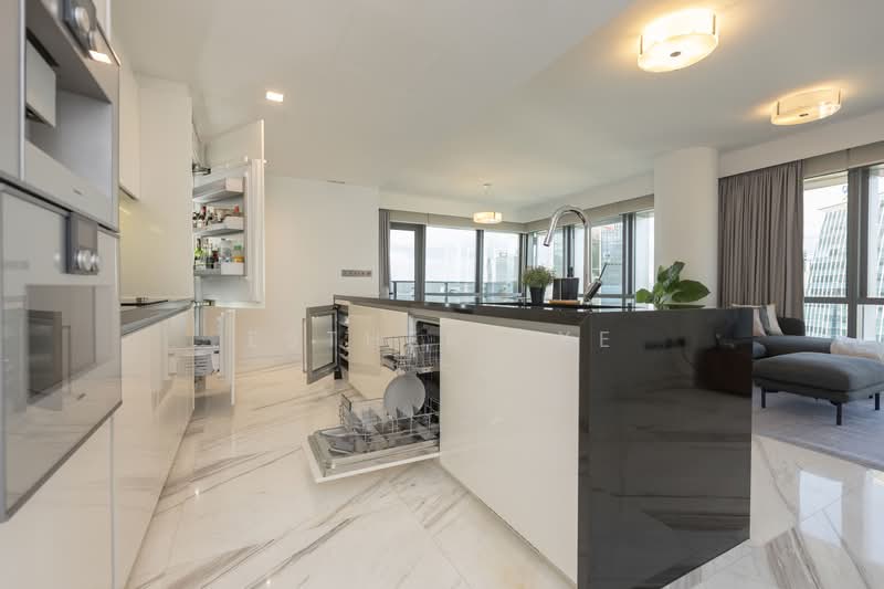 Wallich Residence, 3 Wallich Street, 3 Bedrooms, 1,755 sqft, Condominium For Sale, by Esther Txe, 500144269 - Kitchen - PropertyGuru.com.sg