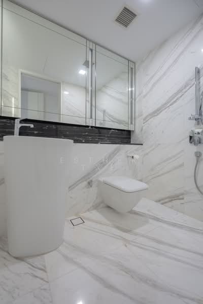 Wallich Residence, 3 Wallich Street, 3 Bedrooms, 1,755 sqft, Condominium For Sale, by Esther Txe, 500144269 - Bathroom - PropertyGuru.com.sg