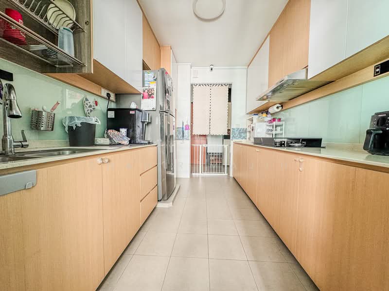 889C Woodlands Drive 50, 889C Woodlands Drive 50, 3 Bedrooms, 1,216 sqft, HDB Flat For Sale, by Shahir Majid, 500144270 - Kitchen - PropertyGuru.com.sg