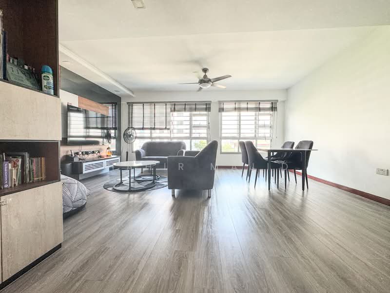 889C Woodlands Drive 50, 889C Woodlands Drive 50, 3 Bedrooms, 1,216 sqft, HDB Flat For Sale, by Shahir Majid, 500144270 - Living Room - PropertyGuru.com.sg