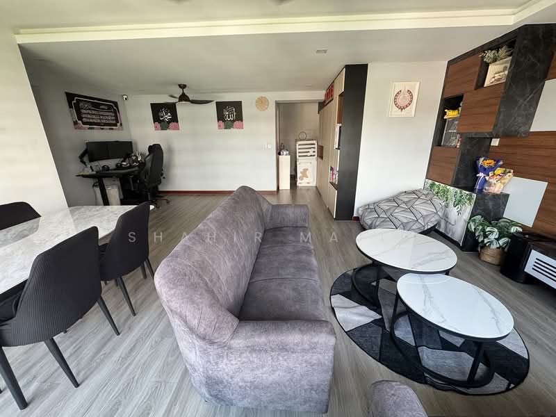 889C Woodlands Drive 50, 889C Woodlands Drive 50, 3 Bedrooms, 1,216 sqft, HDB Flat For Sale, by Shahir Majid, 500144270 - Living Room - PropertyGuru.com.sg