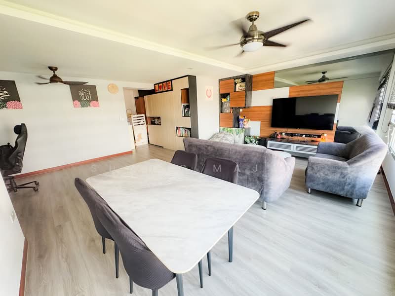 889C Woodlands Drive 50, 889C Woodlands Drive 50, 3 Bedrooms, 1,216 sqft, HDB Flat For Sale, by Shahir Majid, 500144270 - Living Room - PropertyGuru.com.sg