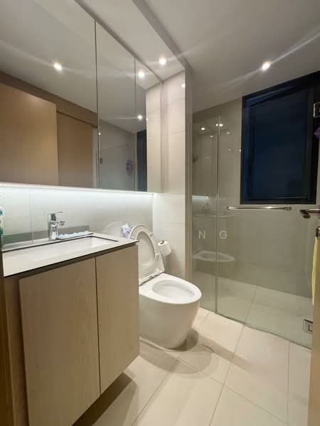 SkyPark Residences, Sembawang Drive, 4 Bedrooms, 1,528 sqft, Executive Condominium For Sale, by Fei Wong, 500144271 - Bathroom - PropertyGuru.com.sg