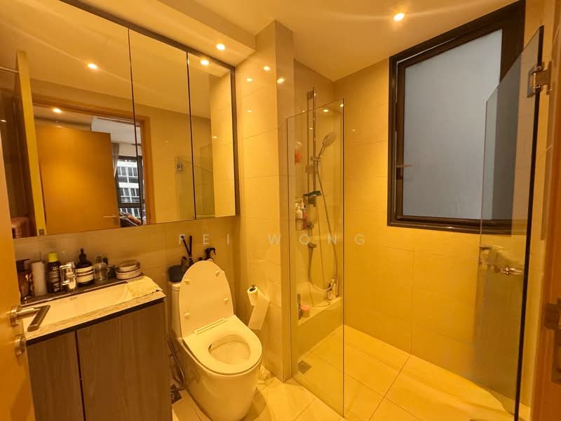 SkyPark Residences, Sembawang Drive, 4 Bedrooms, 1,528 sqft, Executive Condominium For Sale, by Fei Wong, 500144271 - Bathroom - PropertyGuru.com.sg
