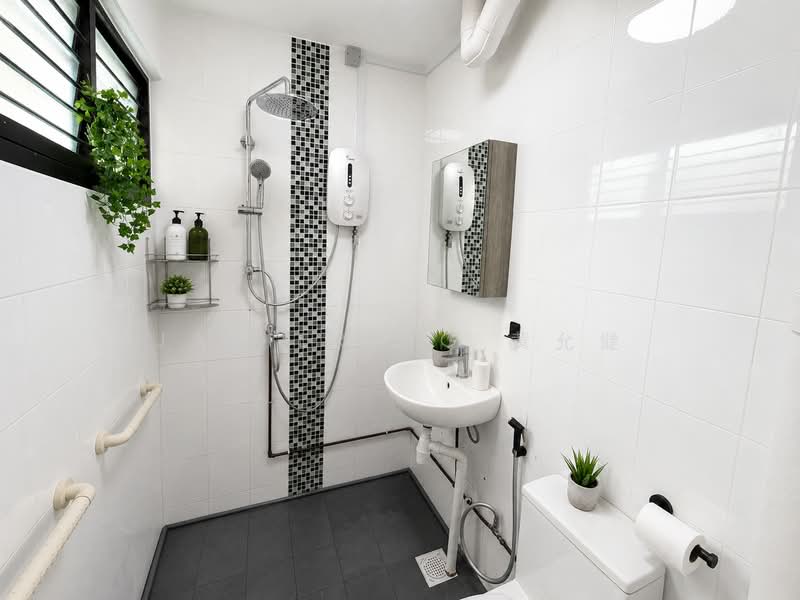 502 Hougang Avenue 8, 502 Hougang Avenue 8, Room Rental, 150 sqft, HDB Flat For Rent, by Javier Ng 黄允健, 500144272 - Bathroom - PropertyGuru.com.sg