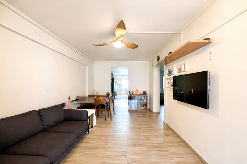 374 Clementi Avenue 4, 374 Clementi Avenue 4, 2 Bedrooms, 732 sqft, HDB Flat For Sale, by Brandon Lau Zi Yang, 500144274 - Living Room - PropertyGuru.com.sg
