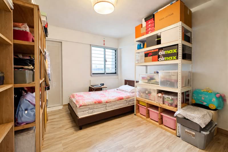374 Clementi Avenue 4, 374 Clementi Avenue 4, 2 Bedrooms, 732 sqft, HDB Flat For Sale, by Brandon Lau Zi Yang, 500144274 - Bedroom - PropertyGuru.com.sg