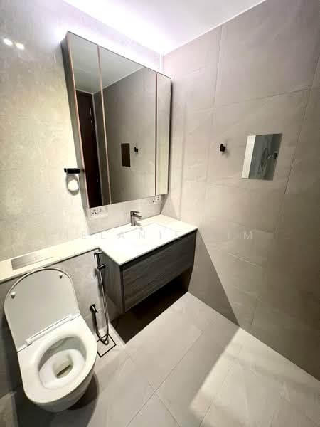 Royalgreen, 2D Anamalai Avenue, 2 Bedrooms, 721 sqft, Condominium For Rent, by Melanie Lim, 500144296 - Bathroom - PropertyGuru.com.sg
