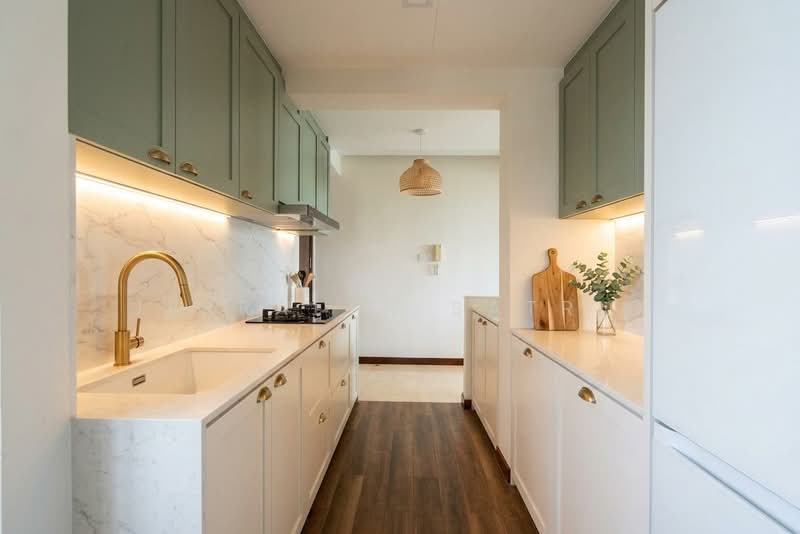 Rosewood, 13 Rosewood Drive, 2 Bedrooms, 1,012 sqft, Condominium For Sale, by Jerralyn Satrio, 500144308 - Kitchen - PropertyGuru.com.sg