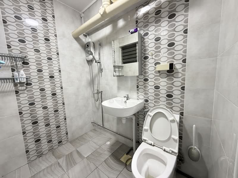 330 Jurong East Avenue 1, 330 Jurong East Avenue 1, 2 Bedrooms, 785 sqft, HDB Flat For Sale, by Sharon Nio, 500144315 - PropertyGuru.com.sg