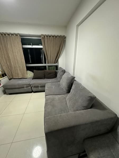 505A Yishun Street 51, 505A Yishun Street 51, 3 Bedrooms, 990 sqft, HDB Flat For Sale, by Evelyn Foo, 500144319 - Living Room - PropertyGuru.com.sg
