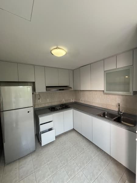 Shelford Regency, 65 Shelford Road, 2 Bedrooms, 883 sqft, Condominium For Rent, by Penny Ang 洪微霖, 500144331 - Kitchen - PropertyGuru.com.sg