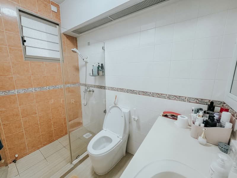 163A Punggol Central, 163A Punggol Central, 3 Bedrooms, 1,184 sqft, HDB Flat For Rent, by Jeraldine Yeo, 500144332 - Bathroom - PropertyGuru.com.sg