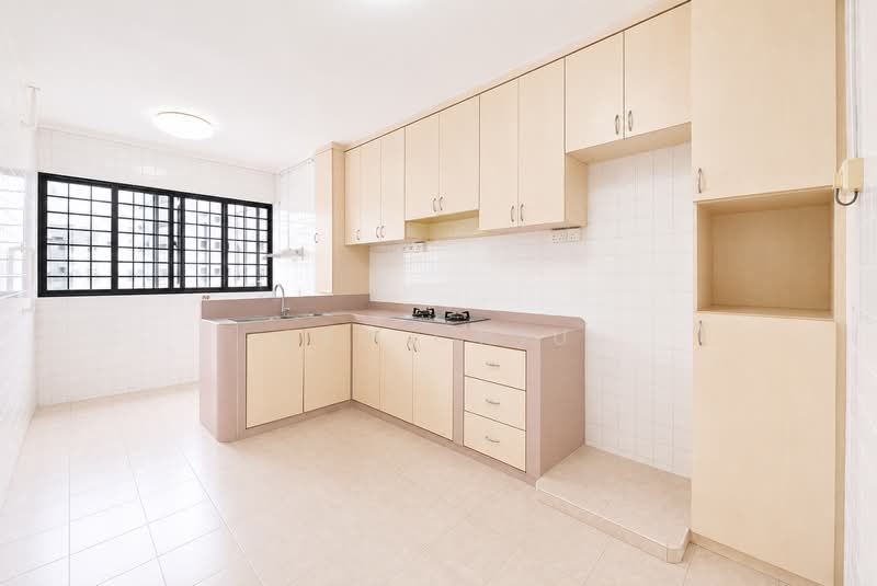 248 Jurong East Street 24, 248 Jurong East Street 24, 3 Bedrooms, 1,012 sqft, HDB Flat For Sale, by Sky Chiu, 500144334 - Kitchen - PropertyGuru.com.sg