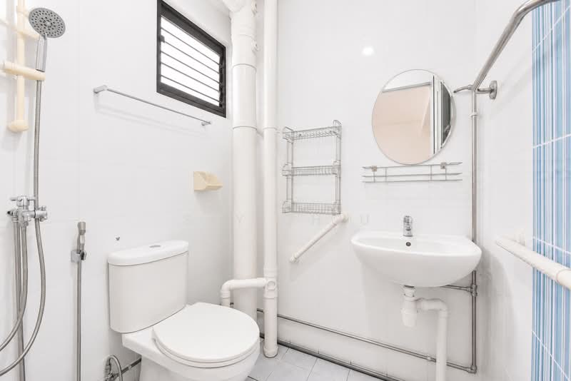 248 Jurong East Street 24, 248 Jurong East Street 24, 3 Bedrooms, 1,012 sqft, HDB Flat For Sale, by Sky Chiu, 500144334 - Master Bathroom - PropertyGuru.com.sg