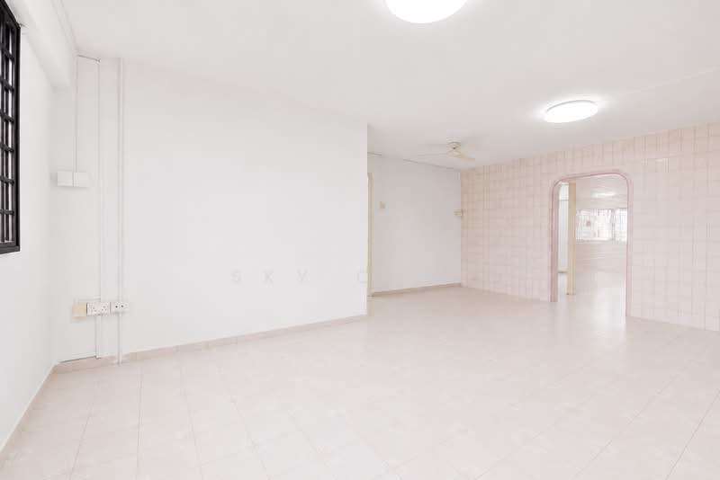248 Jurong East Street 24, 248 Jurong East Street 24, 3 Bedrooms, 1,012 sqft, HDB Flat For Sale, by Sky Chiu, 500144334 - Living Room - PropertyGuru.com.sg