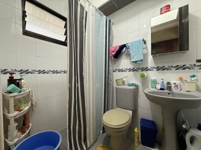 26A Jalan Membina, 26A Jalan Membina, 2 Bedrooms, 646 sqft, HDB Flat For Rent, by Aaron Goh, 500144336 - Bathroom - PropertyGuru.com.sg
