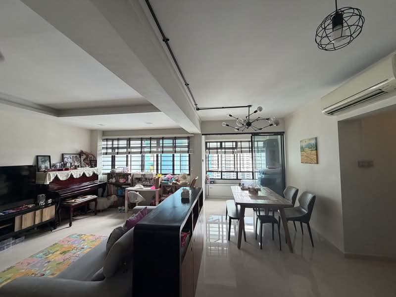 536 Jelapang Road, 536 Jelapang Road, 3 Bedrooms, 1,292 sqft, HDB Flat For Sale, by Shan Yap, 500144344 - Living Room - PropertyGuru.com.sg
