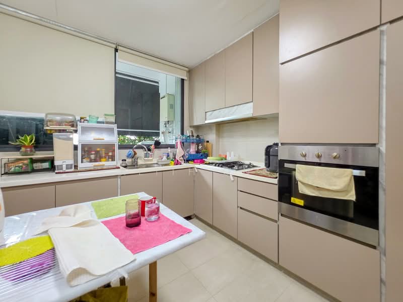 Rosewood Suites, 61 Rosewood Drive, 3 Bedrooms, 1,421 sqft, Condominium For Rent, by Keith Ong, 500144354 - Kitchen - PropertyGuru.com.sg