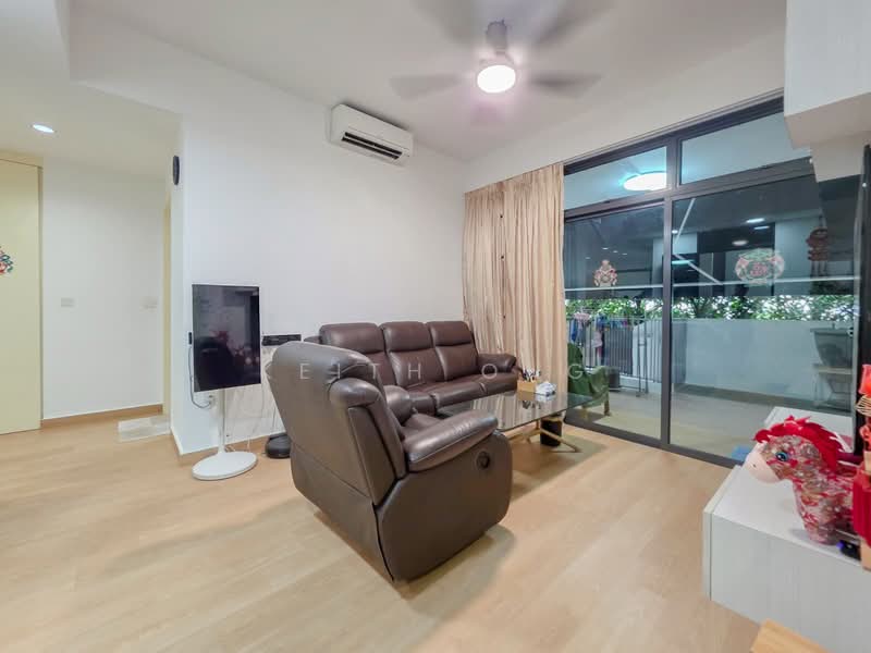 Rosewood Suites, 61 Rosewood Drive, 3 Bedrooms, 1,421 sqft, Condominium For Rent, by Keith Ong, 500144354 - Living Room - PropertyGuru.com.sg