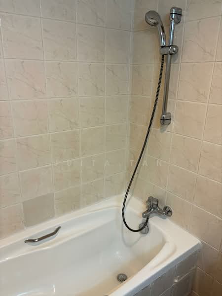 International Plaza, 10 Anson Road, Room Rental, 160 sqft, Apartment For Rent, by Juita Tan, 500144355 - Bathroom - PropertyGuru.com.sg