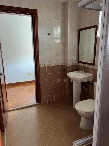 The Compass At Chancery, 6U Chancery Hill Road, 4 Bedrooms, 2,506 sqft, Apartment For Rent, by Sally Queck, 500144370 - Bathroom - PropertyGuru.com.sg