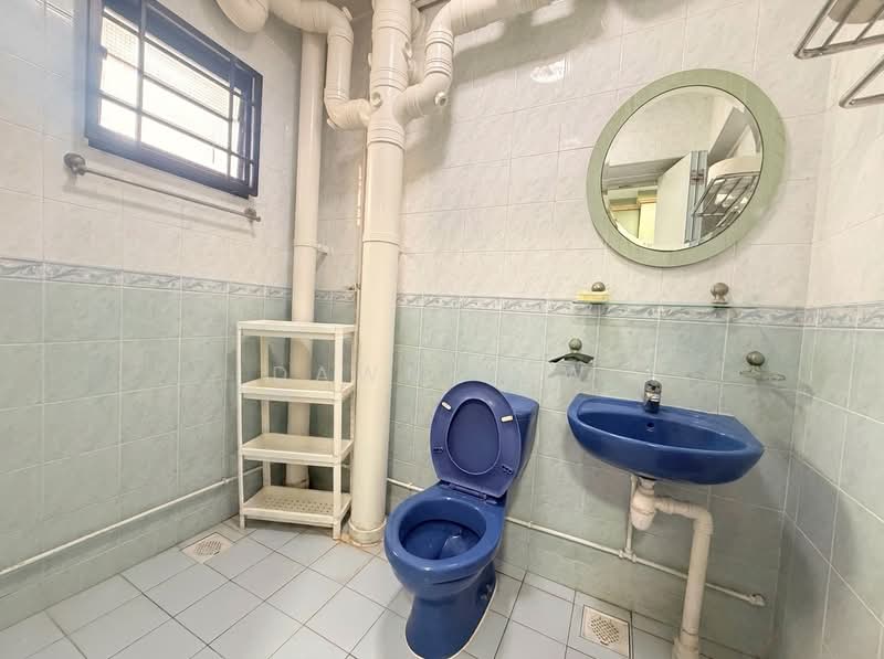 22 Jalan Membina, 22 Jalan Membina, 3 Bedrooms, 969 sqft, HDB Flat For Sale, by Dawn Low, 500144375 - Bathroom - PropertyGuru.com.sg