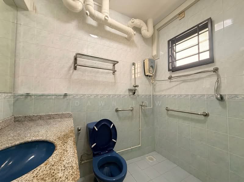 22 Jalan Membina, 22 Jalan Membina, 3 Bedrooms, 969 sqft, HDB Flat For Sale, by Dawn Low, 500144375 - Bathroom - PropertyGuru.com.sg